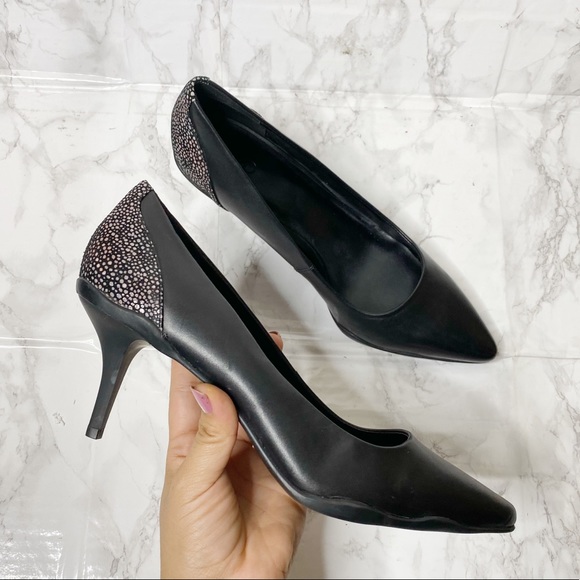 LOGO by Lori Goldstein Shoes - LOGO Blair Black Leather Pumps Heels 11